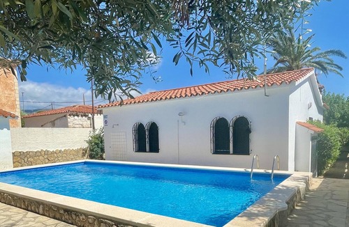 Miami Platja Cottage | Villa with Private Pool in Miami Platja