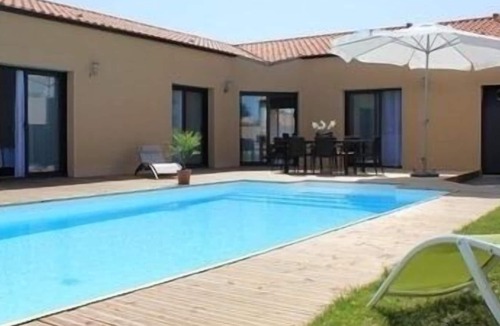 Brem Sur Mer Villa | Villa with private heated pool