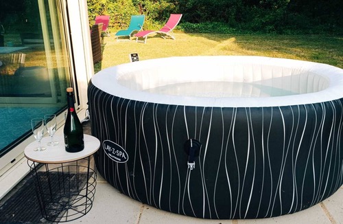 La Turballe Villa | Villa with private pool, spa, beach and shops within walking distance