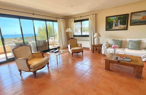 Tarragona Villa | VILLA WITH PRIVATE POOL IN FRONT OF THE SEA, BARBECUE IN TARRAGONA