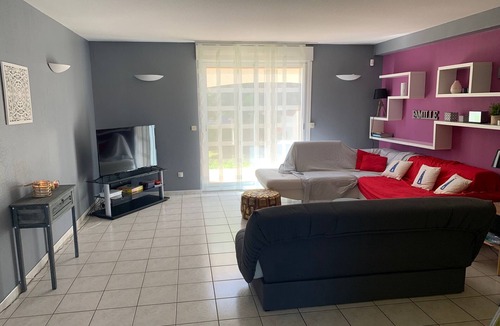 Elne Villa | Villa with private pool, AC, 3 bdr, garden, parking and WIFI in Elne