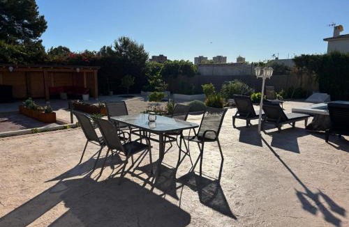 Coveta Fuma Ski Chalet | Villa with Private Pool & BBQ, Close to the Beach