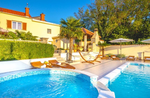 Grizane House | Villa with private pool in green oasis, only 3 km from the sea