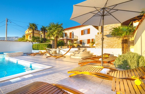 Grizane House | Villa with private pool in green oasis, only 3 km from the sea