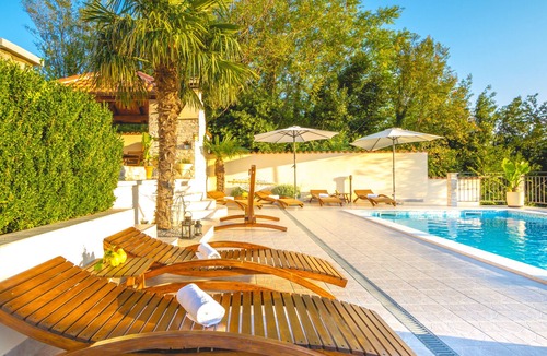 Grizane House | Villa with private pool in green oasis, only 3 km from the sea