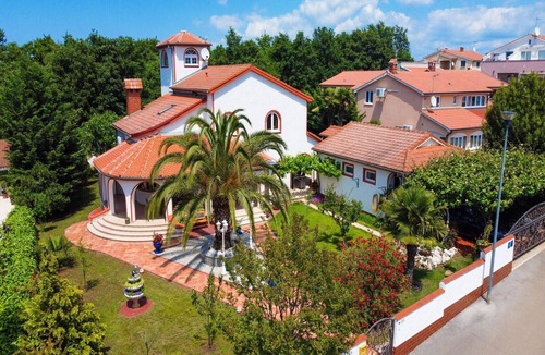 Kukci Villa | VILLA WITH PRIVATE POOL & LARGE GARDEN IN POREC