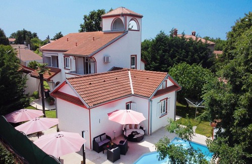 Kukci Villa | VILLA WITH PRIVATE POOL & LARGE GARDEN IN POREC