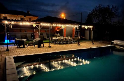 Cassagne House | Villa With Pyrenees View Near Foix