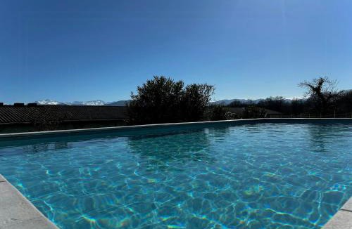 Cassagne House | Villa With Pyrenees View Near Foix