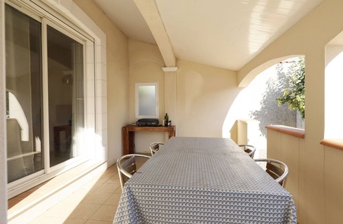 Lezignan-Corbieres Villa | VILLA WITH SWIM SPA