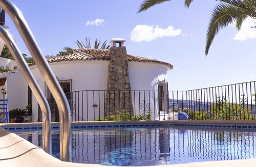 Benimeit Ski Chalet | VILLA WITH SEA VIEW