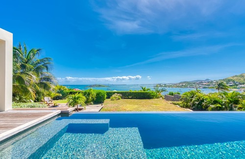 Cul de Sac Villa | Villa with Spectacular Sea View