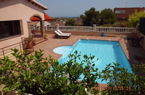 Roda de Bara House | VILLA WITH SWIMMING POOL-PRIVATE GARDEN 2KM FROM THE BEACH.