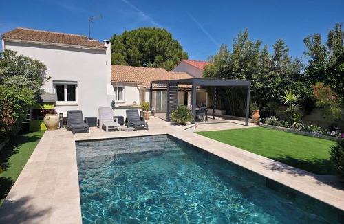Marignane Villa | Villa with swimming pool, not overlooked, in quiet town center - sea 15 minutes away