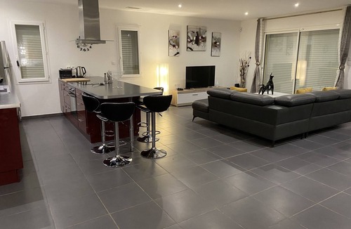 Sernhac Villa | Villa with swimming pool, bowling green and panoramic view