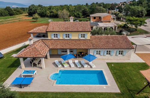 Pavicini House | Villa with swimming pool, table tennis and barbecue terrace