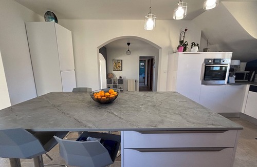 Poulx House | Villa with swimming pool, pool house, air conditioning