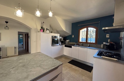 Poulx House | Villa with swimming pool, pool house, air conditioning