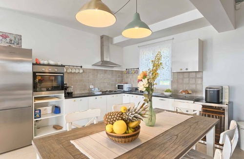 Muzini Villa | Villa with swimming pool, sauna and playground