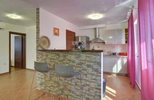 Valdebek Villa | Villa with swimming pool with hydromassage