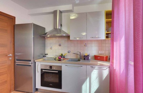 Valdebek Villa | Villa with swimming pool with hydromassage
