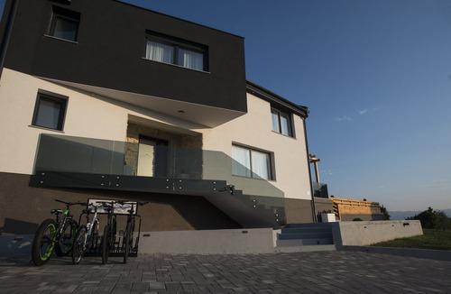 Udbina House | Villa with two pools