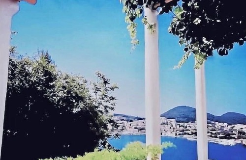 Gruz House | Villa with view of the water