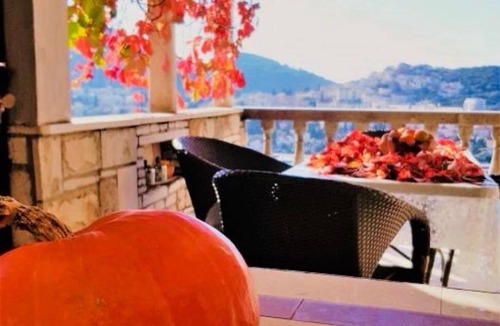 Gruz House | Villa with view of the water