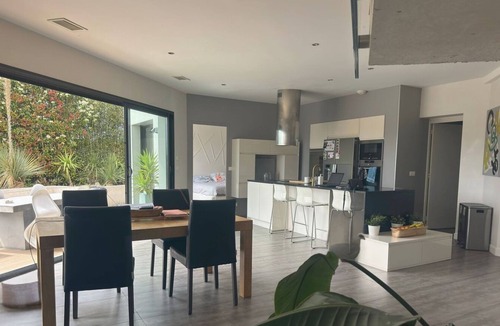 Teyran Villa | Villa with View, Pool & Absolute Calm