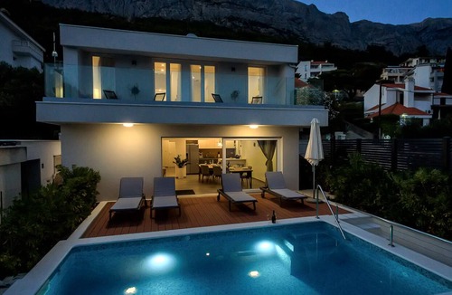Baska Voda Villa | Villa Zagradina - villa with seaview and heated pool close to the beach