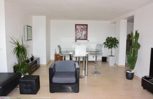 Saint-Laurent-du-Var Apartment | Villa ZEN