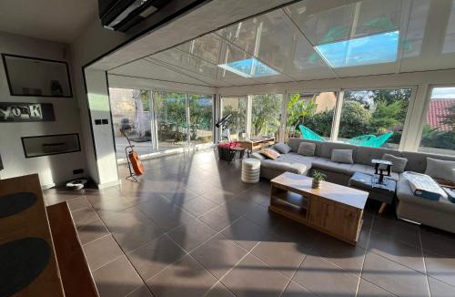 Saint-Bonnet-de-Mure House | Villa Zena