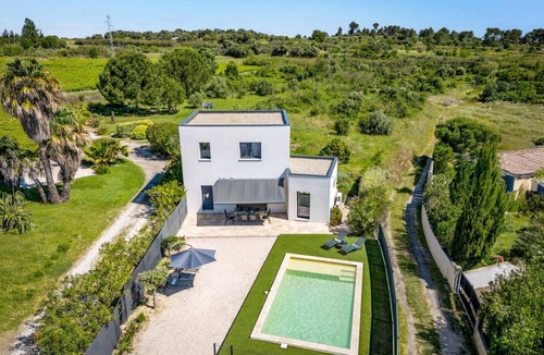 Tourbes Villa | Villa Zephyr by Villa Plus
