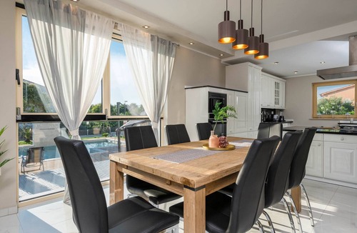 Gulici Villa | Villa Zorica in Poreč with 7 Bedrooms, Pool, Fireplace