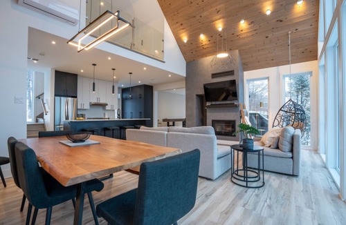 Saint-Damien Ski Chalet | VillaBaraka| Envol Huards|Hot Tub | EV |Pool Table