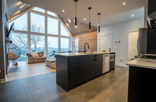Saint-Damien Ski Chalet | VillaBaraka| Envol Huards|Hot Tub | EV |Pool Table