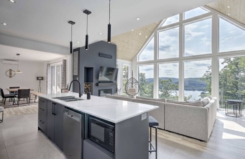 Saint-Damien Ski Chalet | VillaBaraka Moderna | Hot Tub | View | Pool Table