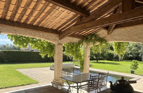 Dauphin Villa | Villacacias – Charming Provençal Villa with Private Pool (6–8 Guests)