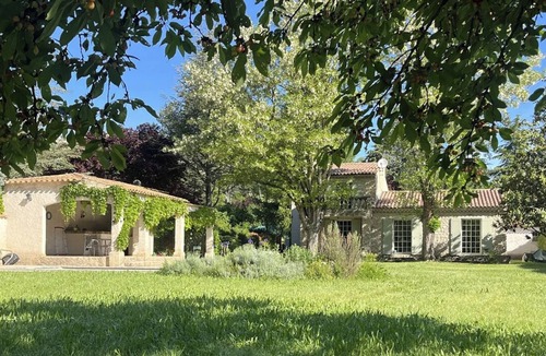 Dauphin Villa | Villacacias – Charming Provençal Villa with Private Pool (6–8 Guests)