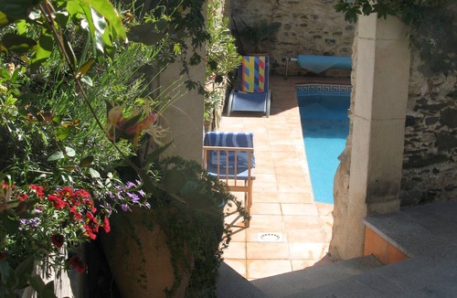 Saint-Nazaire-de-Ladarez House | Village house with terrace and pool