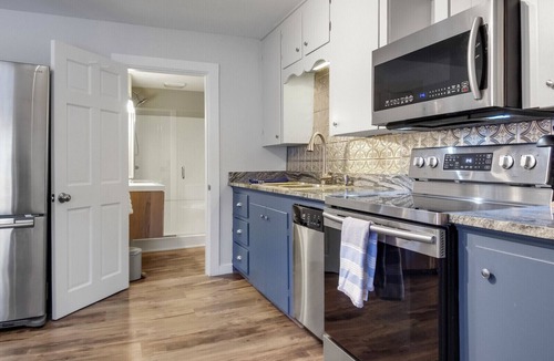 Kingfield Apartment | Village 2-Bedroom with Riverview