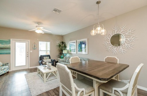 Corpus Christi Villa | Village by the Beach P907K