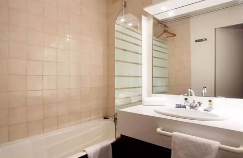 Mont-de-Lans Hotel | Village Club MMV Le Panorama* - Room 4 People - full board