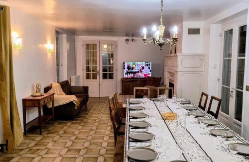 Ormoy-la-Riviere House | Village Collection Le Vauvert