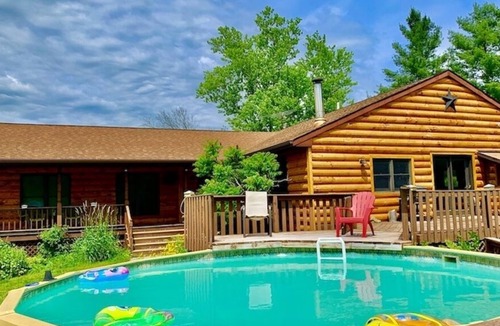 Lansing Cabin | Village Creek Lodge 7 bedrooms, Hot Tub, Pool, & Large Fishing Pond