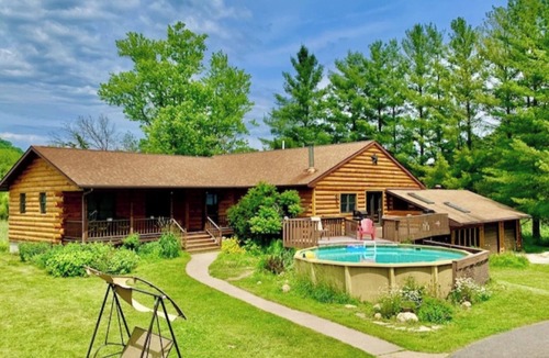Lansing Cabin | Village Creek Lodge 7 BR w/Hot Tub & Pool