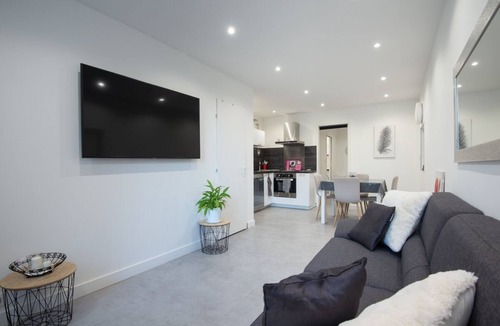 Villeneuve-les-Avignon House | village house