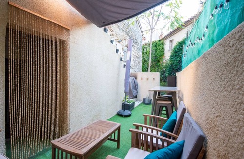 Villeneuve-les-Avignon House | village house