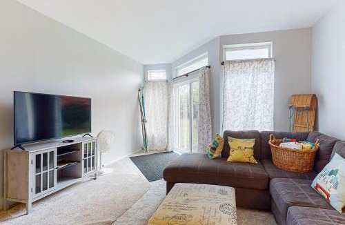 Warren Apartment | Village Gate 102