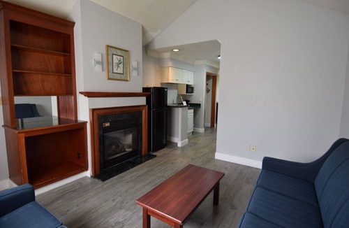 Clarence Hotel | Village Haven Inn & Extended Stay